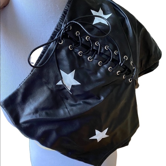 Shein Black with White Stars Tie Up Faux Leather Shorts Size Large - Picture 2 of 9